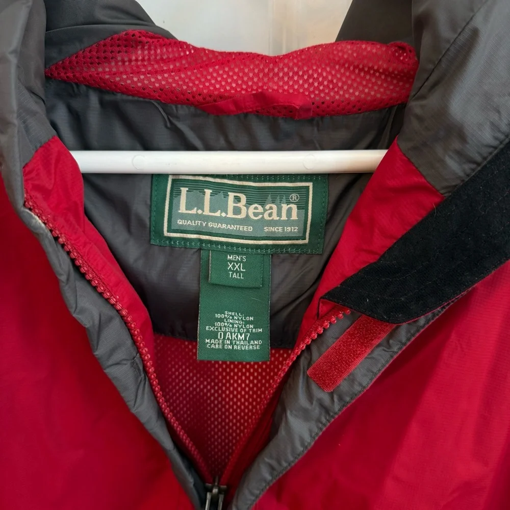 L.L. Bean Men's Red Raincoat - Picture 4 of 6